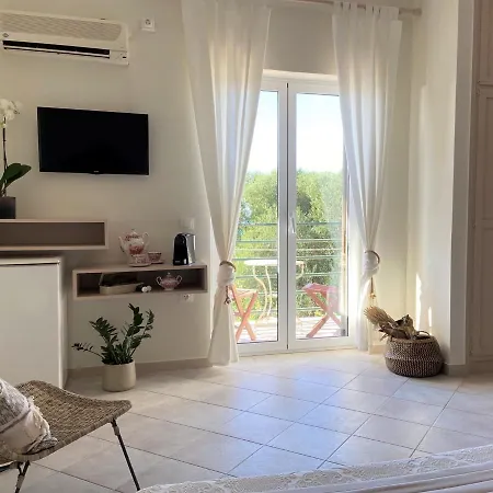 בית הארחה Drosia - Chic & Classic 3*